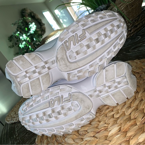 FILA Women’s Disruptor 2 Premium Sneakers - Picture 16 of 17